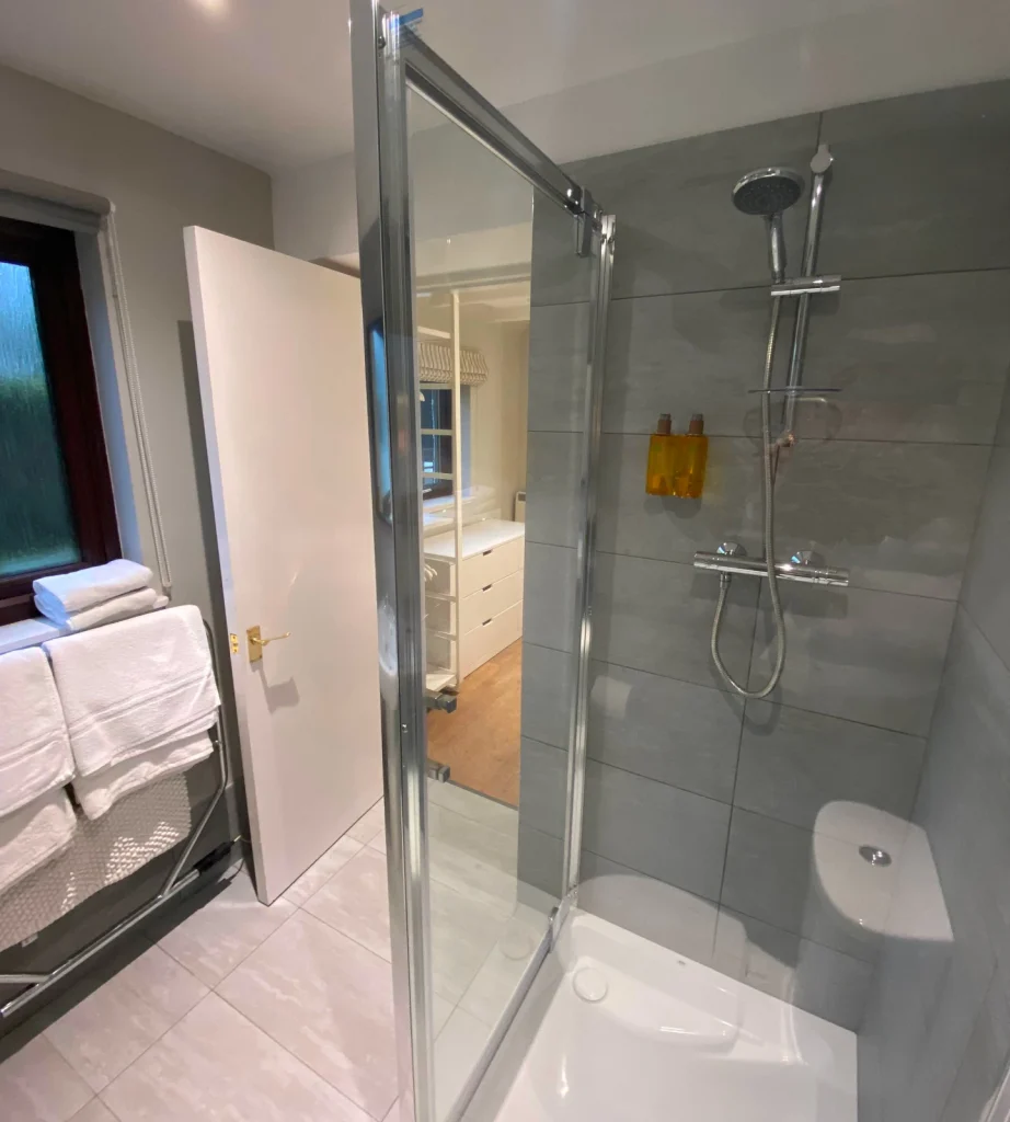 Rowanbank Studio 04 Shower Room